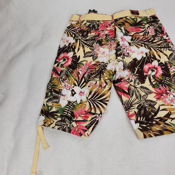 Another Hype Piece Shorts Sz 38 Mens AHP Hawaiian Colorful Floral Bermudas Y2k - Picture 15 of 16